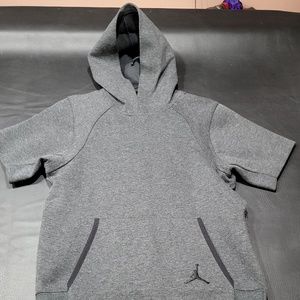 AND 1 SLEVELESS HOODIE